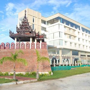 Man Myanmar Hotel